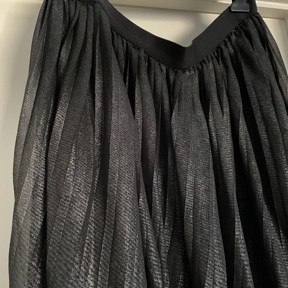 Old Navy Black Shimmer skirt - Picture 3 of 3